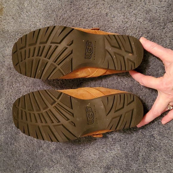 Ugg clog size 6 - Picture 5 of 7